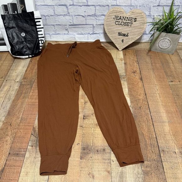 Lululemon Ready to Rulu High-Rise Jogger
Roasted Brown
Size 14 - Picture 1 of 15
